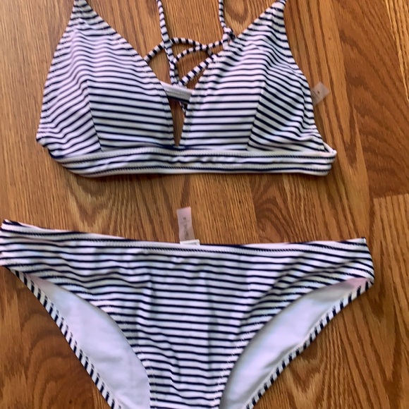 Cupshe Other - Cupshe swimsuit 2 pc size medium striped
